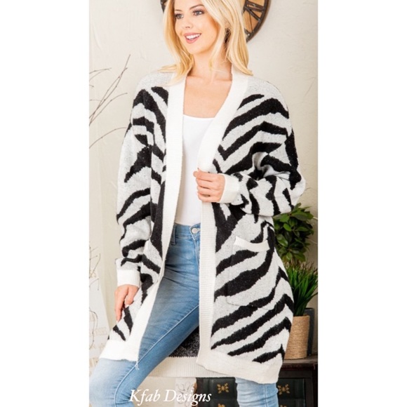 B29B🤍🖤Gorgeous white+black classic animal print oversized cardi-everyWear! - Picture 8 of 10